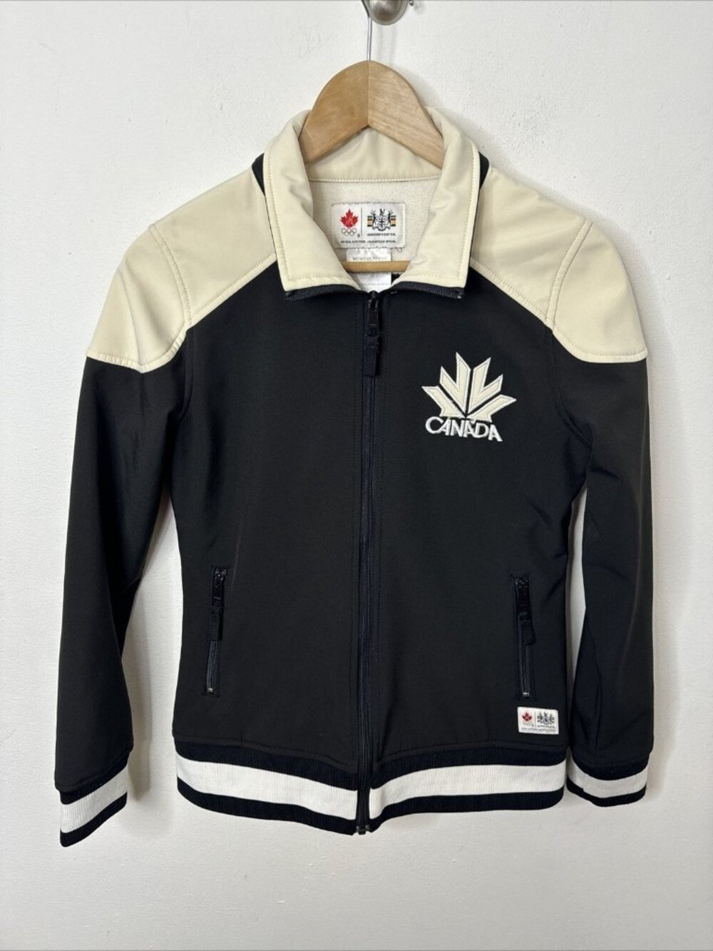 HBC Hudson’s Bay Woman S Olympic Canada Softshell Podium Jacket Black